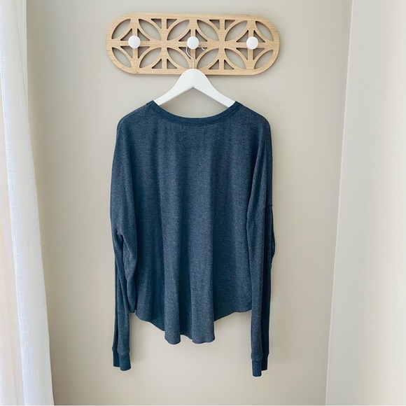 Wildfox Pullover Long Sleeve Top Gray Sz Medium - Picture 6 of 9